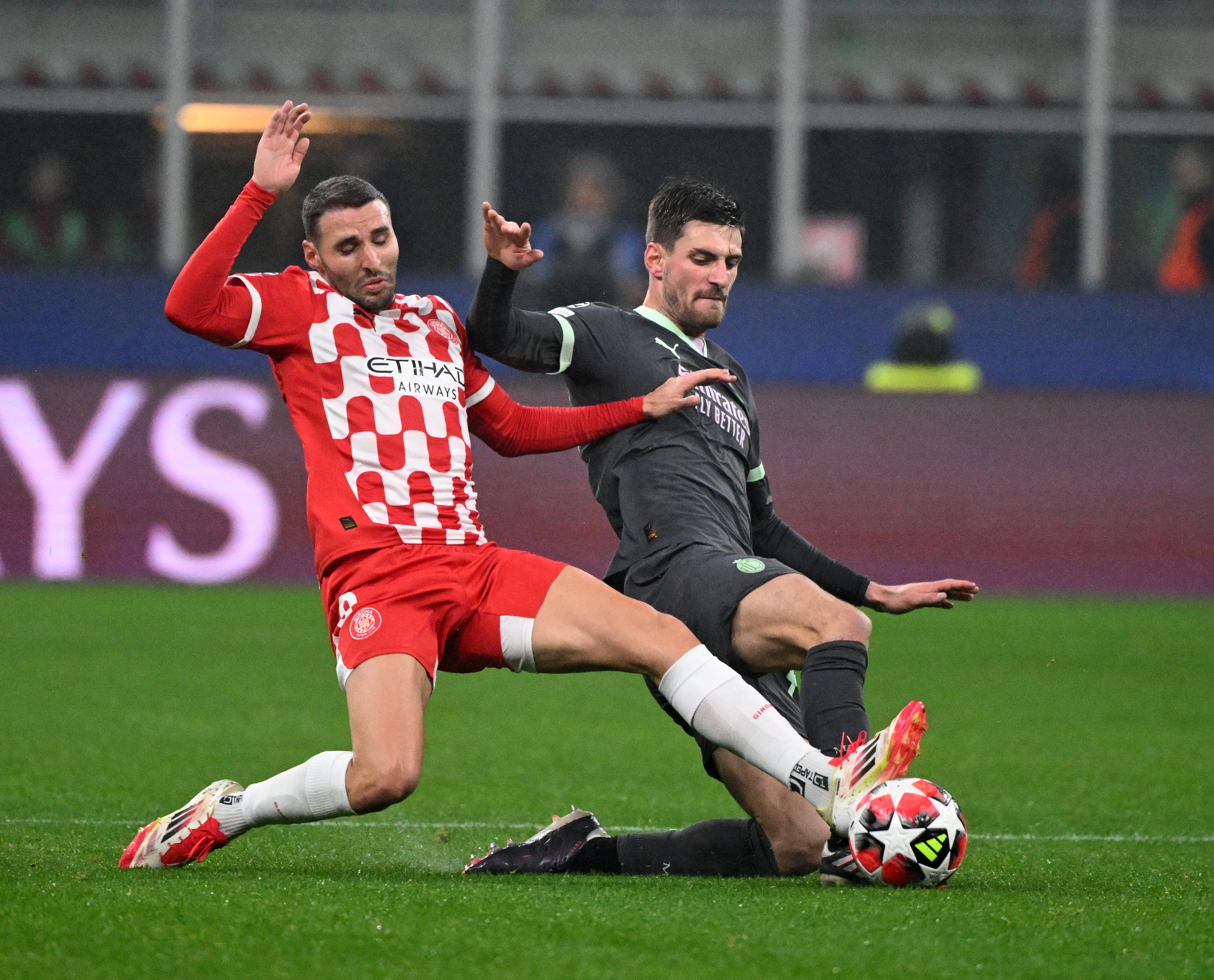 包含欧冠决赛备战艰难，西甲球队或将面临困难的词条