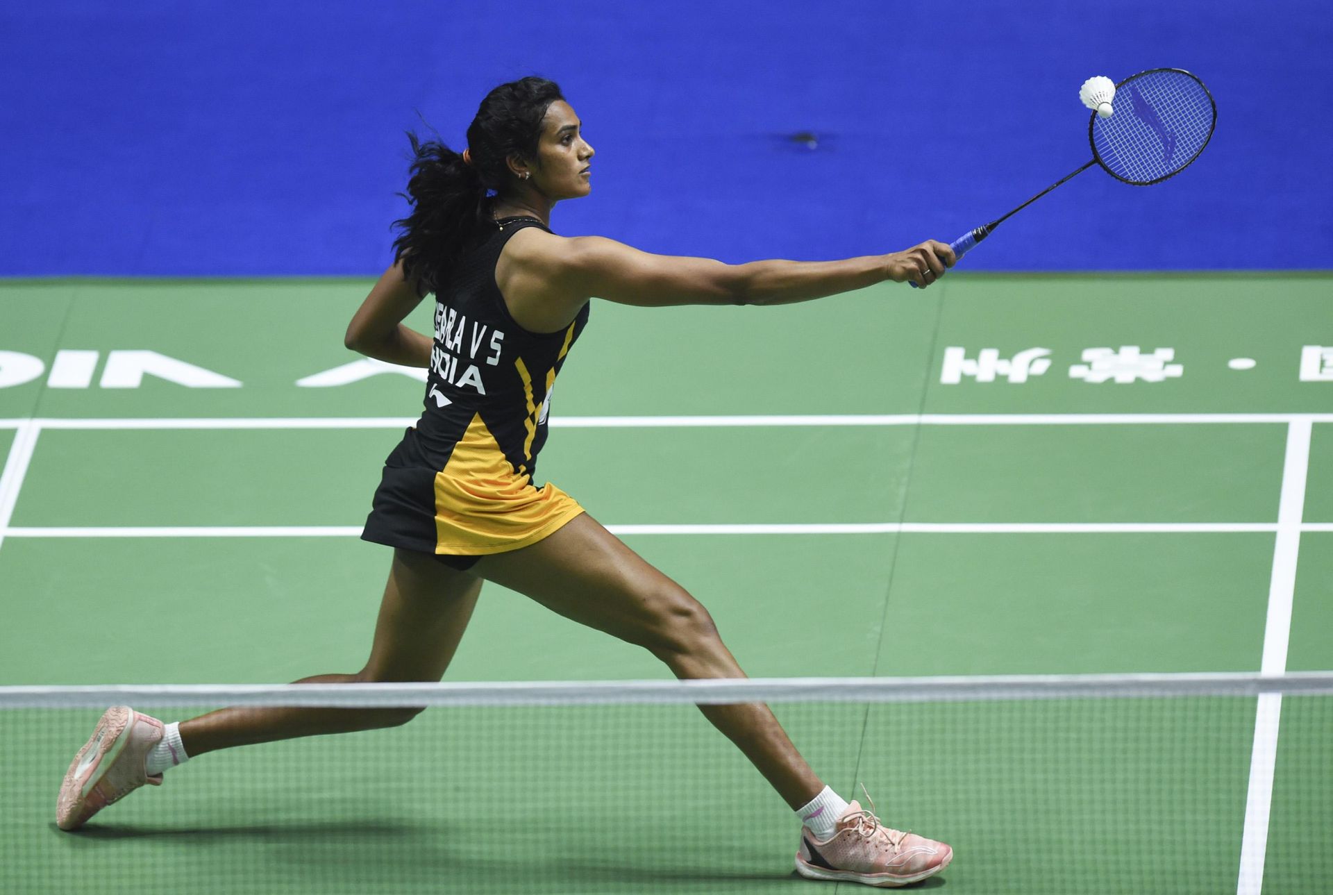 丹麦羽毛球队险胜法国羽毛球队，辛杜一己之力扛起全队的简单介绍