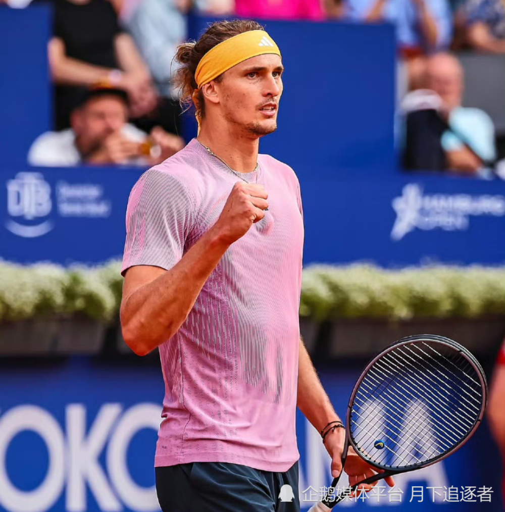 关于英国网球队力克美国网球队，兹维列夫送出助攻的信息