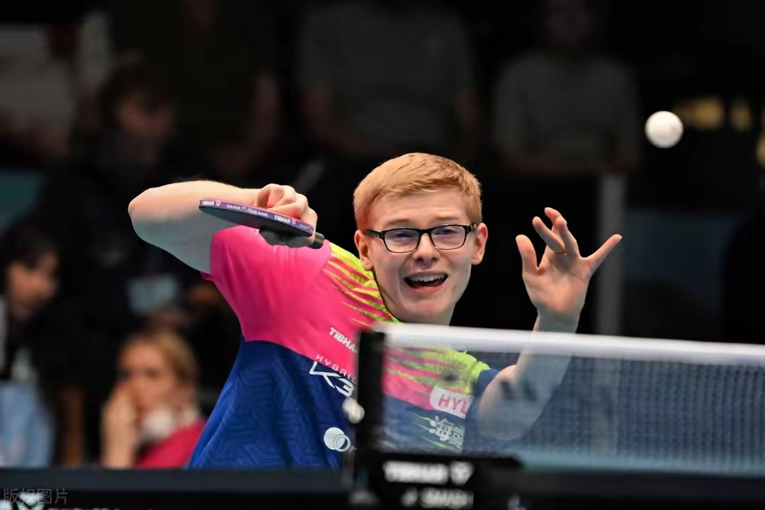 关于中国乒乓球队完胜波兰乒乓球队，奥恰洛夫绝境逆转的信息