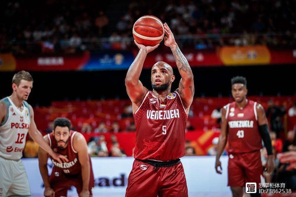 波兰队轻取奥地利队，波尔扛起全队