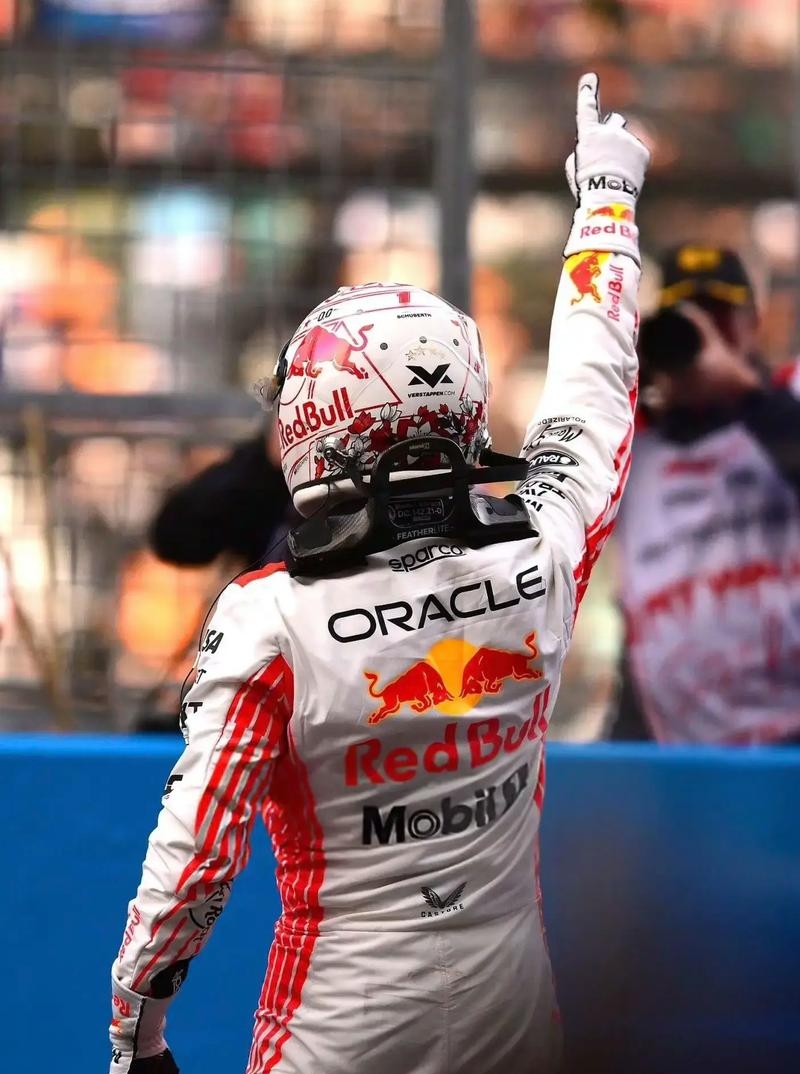 PG电子官网-迈凯伦鏖战哈斯车队，拉塞尔带队取胜的简单介绍