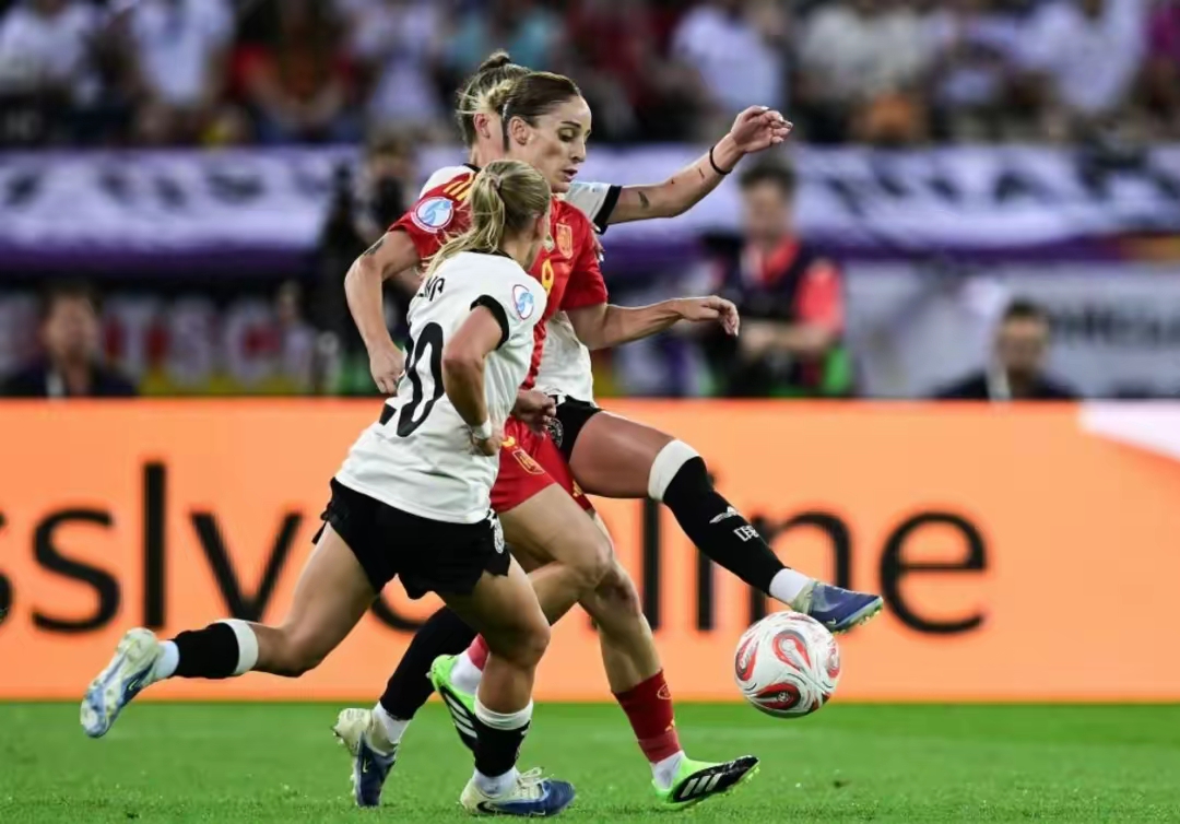 关于葡萄牙女足球员表现顽强晋级的信息