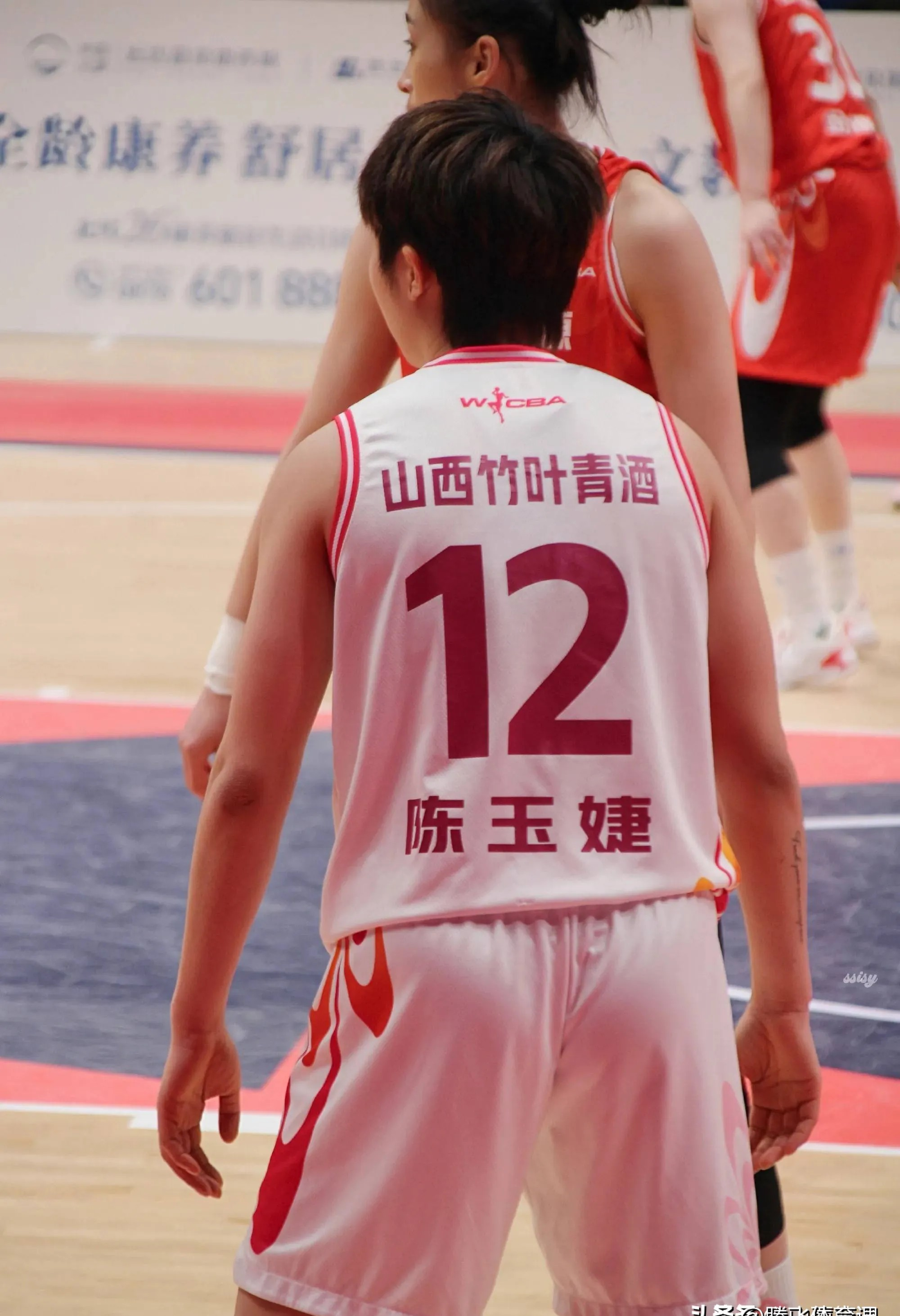 广东队以微弱优势击败了福建队，保持领先位置