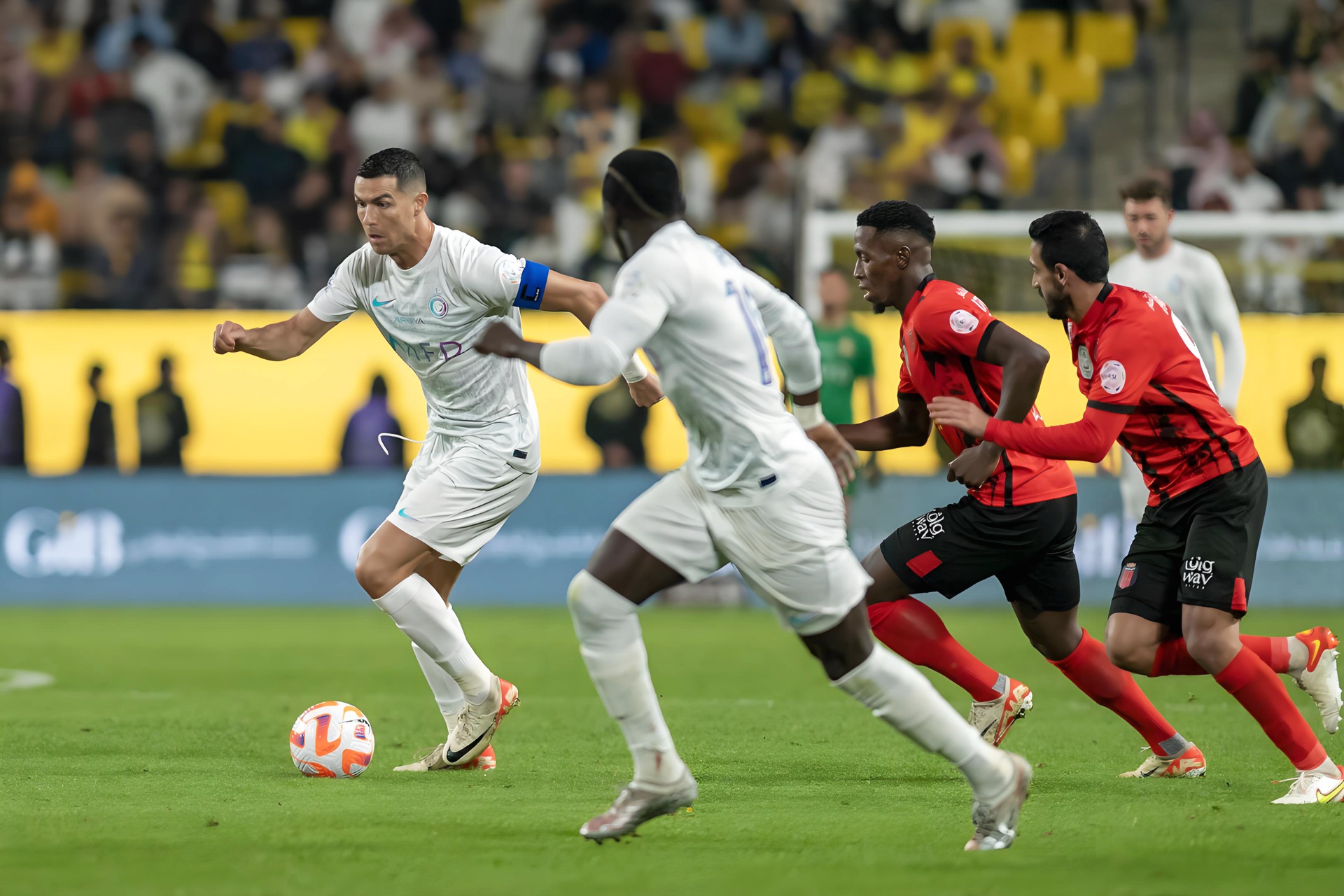 拉齐奥中场策应精准，传球层层递进带来胜利的简单介绍