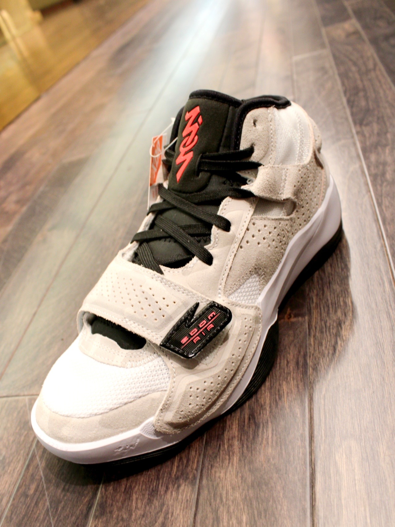 四川队鏖战魔术，锡安惊艳四座的简单介绍