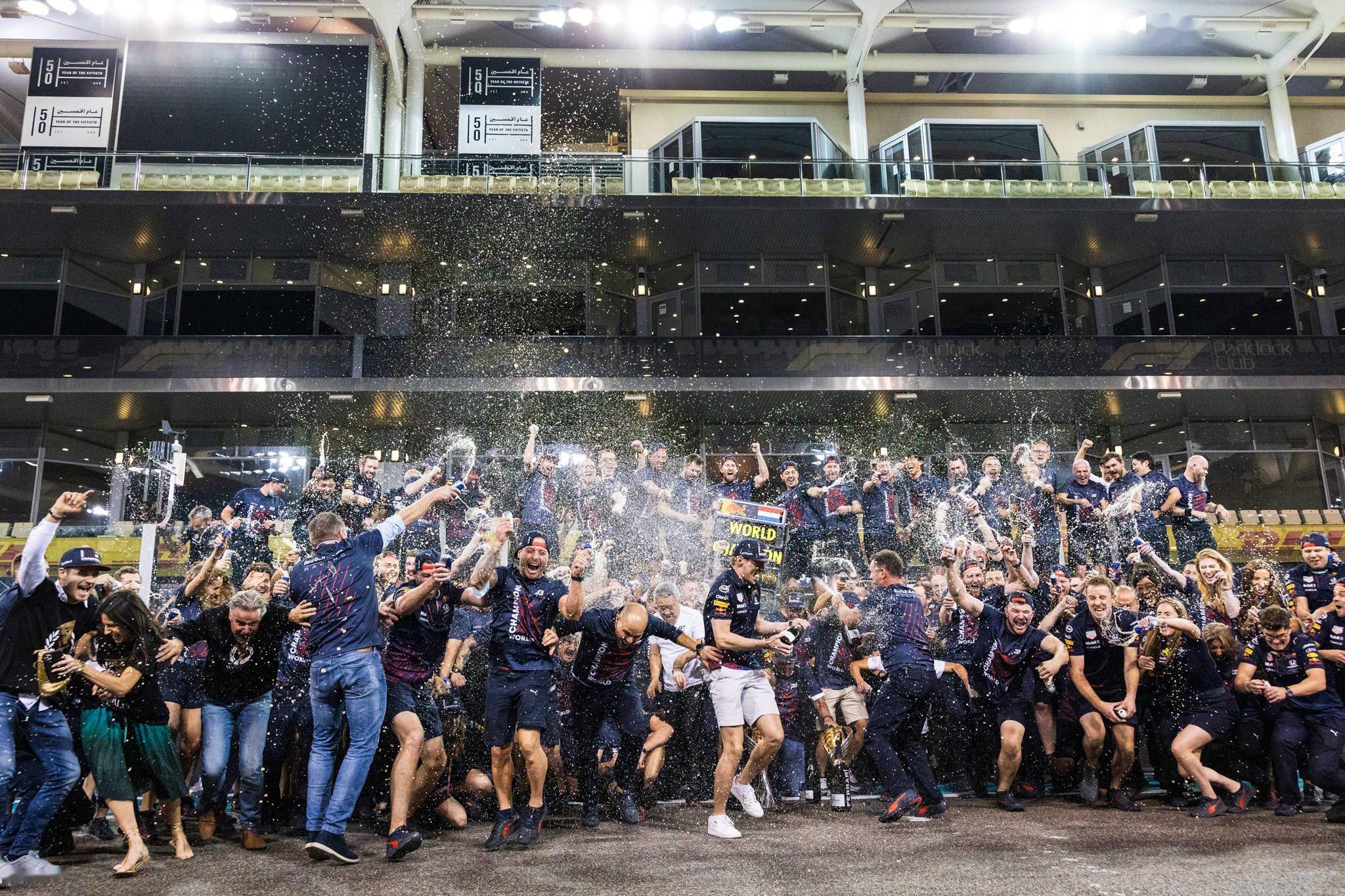 PG Soft Gaming-迈凯伦绝杀威廉姆斯，汉密尔顿扛起全队的简单介绍