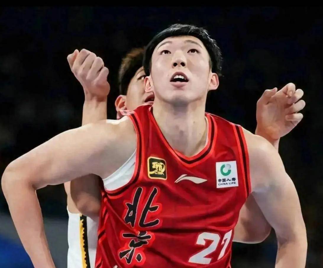 山西队轻取骑士，周琦关键制胜