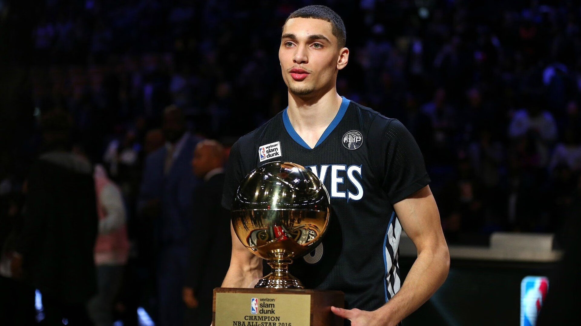 文班亚马在焦点战证明自己，马刺节奏掌控勇士